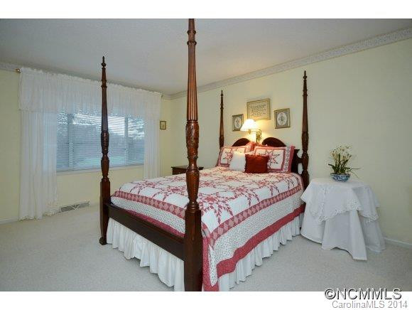 11 Fairway Dr - Photo 9