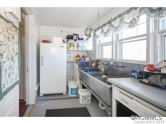 274 South Main - Photo 20