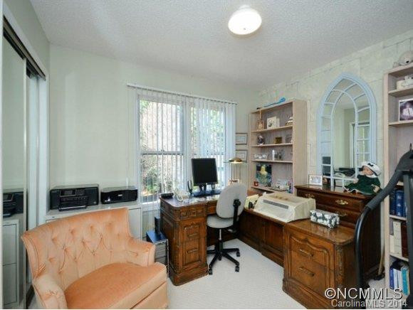 4 HOLLY RIDGE COURT - Photo 12