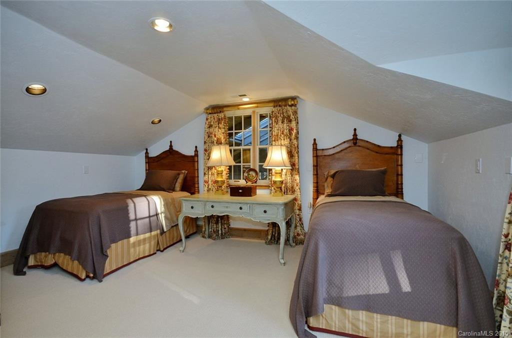 546 Treasurewood Road - Photo 19
