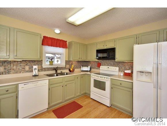 501 Woodlea Court - Photo 2