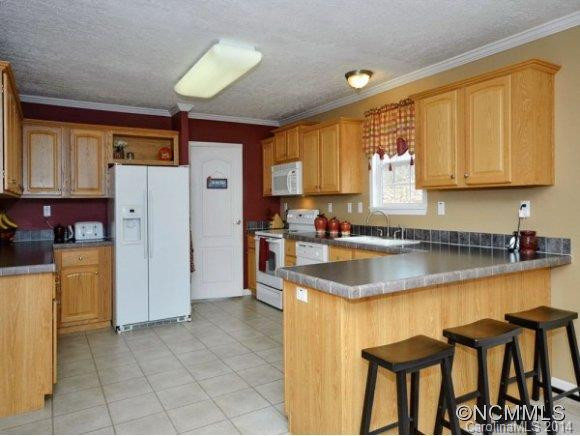 119 QUEENS COURT - Photo 7