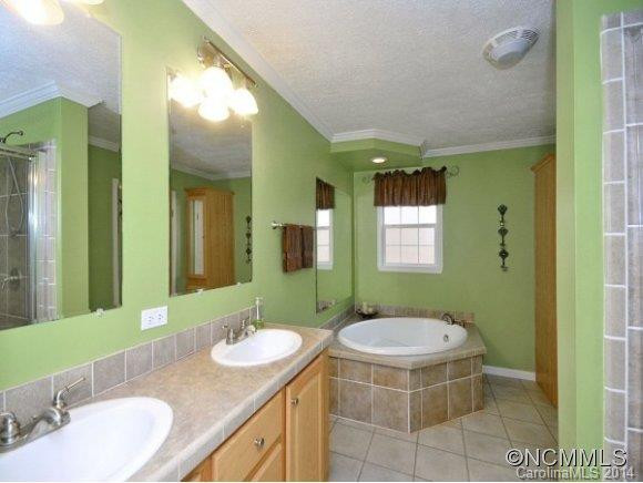 119 QUEENS COURT - Photo 9