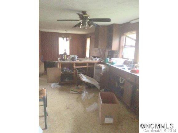 2708 Green River Road - Photo 4
