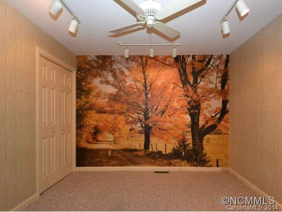306 LIVE OAK LANE - Photo 2