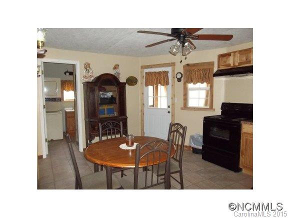 951 SPRUCE FLATS RD - Photo 4