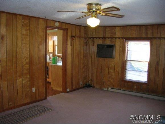 136 Tatum Way - Photo 2