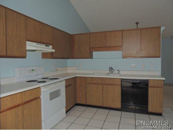 5 LIONEL PLACE #A - Photo 4
