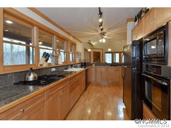 738 Heck Creek Road - Photo 10