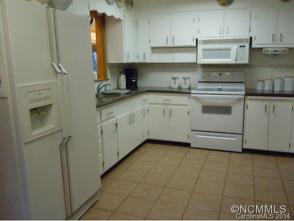 205 Summer St - Photo 3