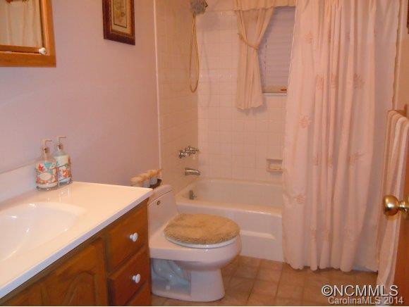 205 Summer St - Photo 4