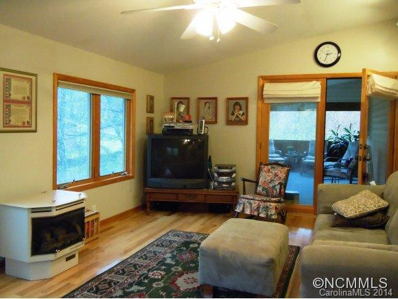 205 Summer St - Photo 6