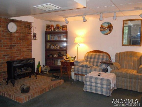 205 Summer St - Photo 7