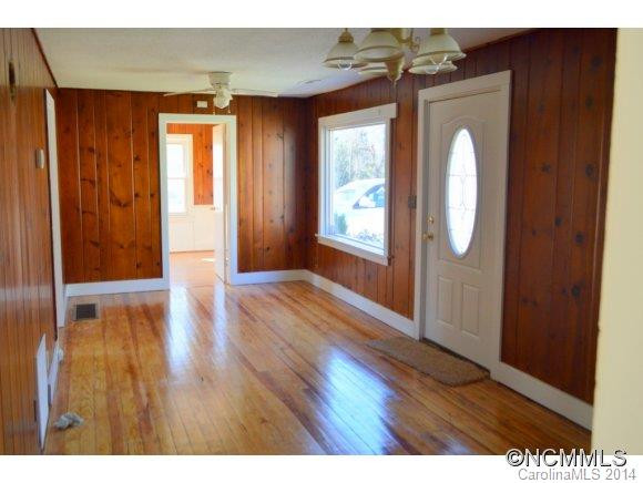 811 Ashley Lane - Photo 2