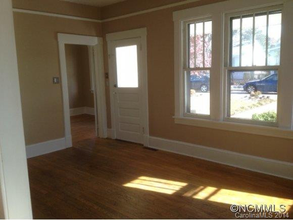 187 Logan Avenue - Photo 3