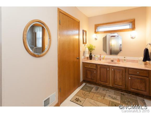 121 Small Mountain Drive - Photo 17
