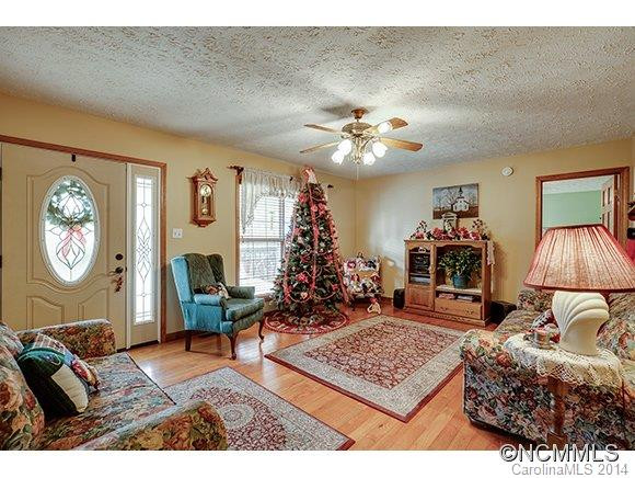 88 SUMMIT RISE - Photo 2