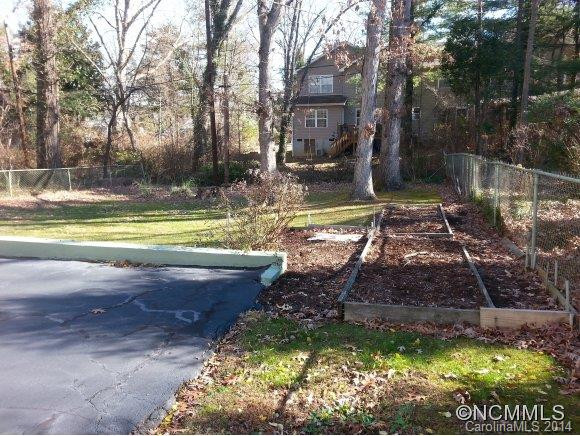 1720 Upper Ridgewood Blvd - Photo 7