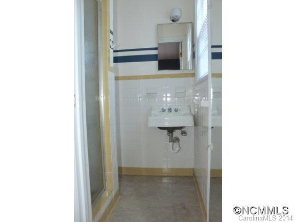 2099 Ferry Road - Photo 9