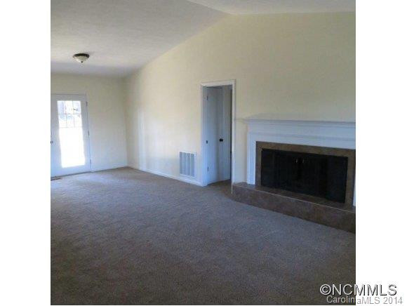 823 Hillcrest Street - Photo 2