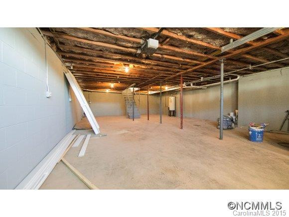 569 Upper Glade Creek Road - Photo 10