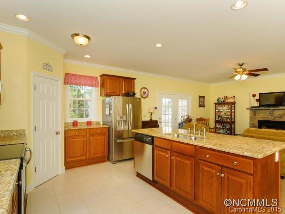 115 Hood Heights - Photo 11