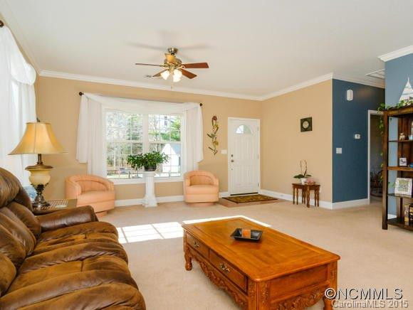 115 Hood Heights - Photo 3