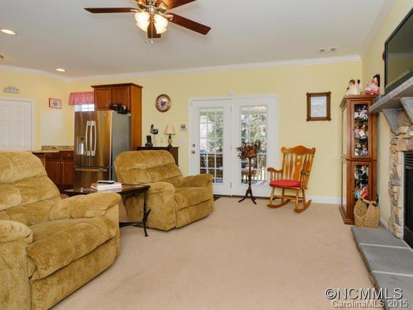 115 Hood Heights - Photo 7