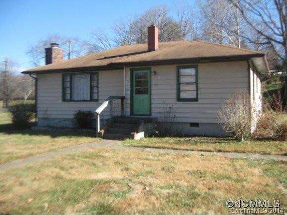 11 PINE CIRCLE