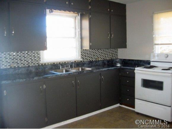 11 PINE CIRCLE - Photo 3