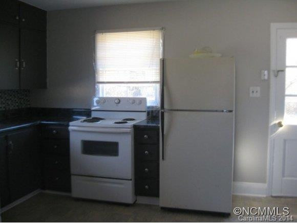 11 PINE CIRCLE - Photo 4