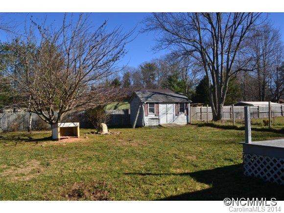 5121 Howard Gap Road - Photo 12