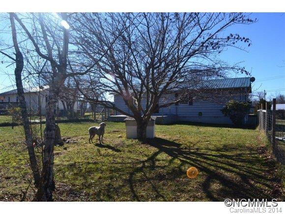 5121 Howard Gap Road - Photo 14