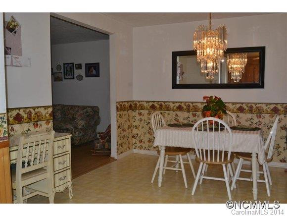 5121 Howard Gap Road - Photo 5