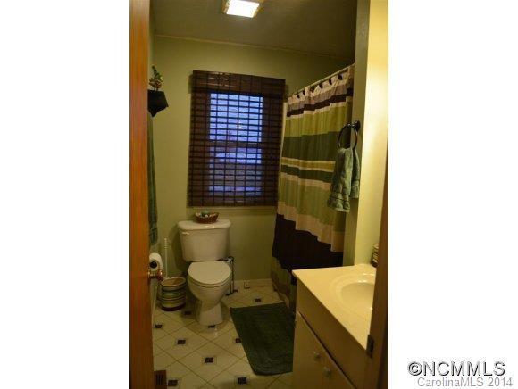 5121 Howard Gap Road - Photo 7