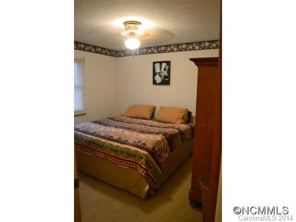 5121 Howard Gap Road - Photo 8