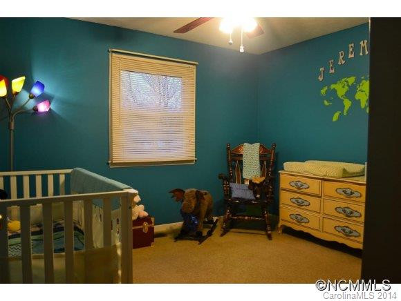 5121 Howard Gap Road - Photo 10