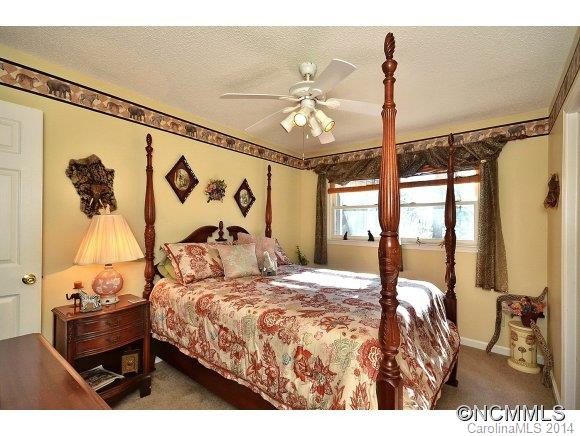 9 MAPLE LEAF DRIVE - Photo 12
