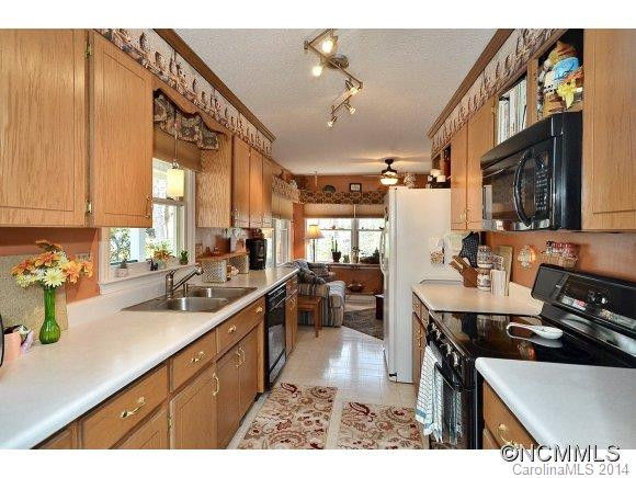 9 MAPLE LEAF DRIVE - Photo 7