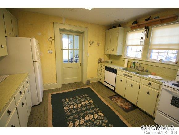 36 Pennsylvania Avenue - Photo 13