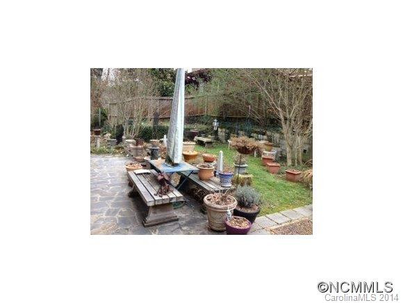 70 Magnolia - Photo 2