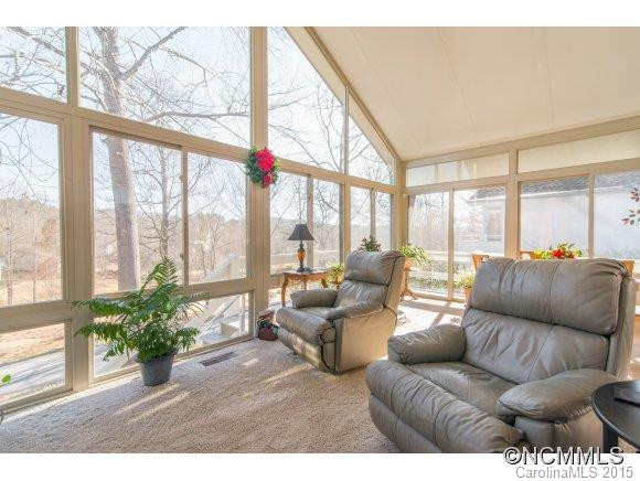 2040 Golfside Lane - Photo 11