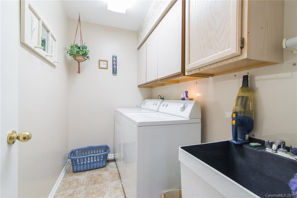 2040 Golfside Lane - Photo 16