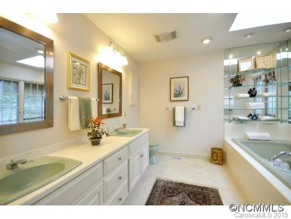 228 Greenleaf Drive - Photo 11