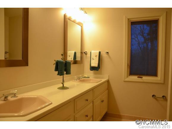 228 Greenleaf Drive - Photo 14