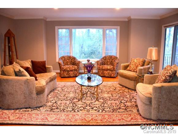 228 Greenleaf Drive - Photo 4