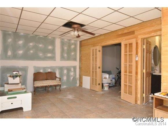 523 Collinsville Road - Photo 23