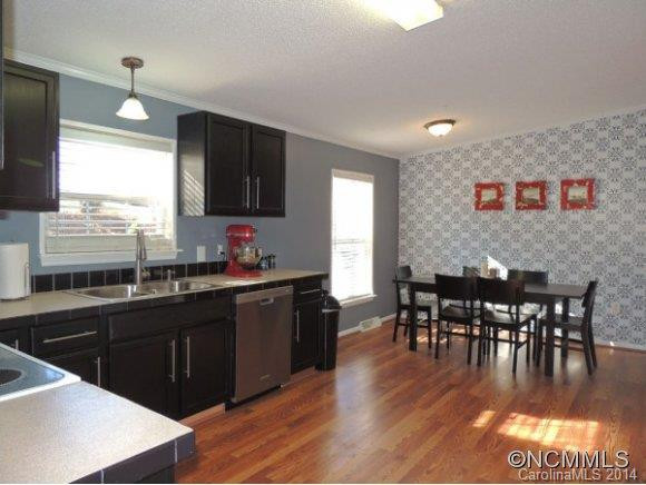 55 FOUNDERS WAY - Photo 4