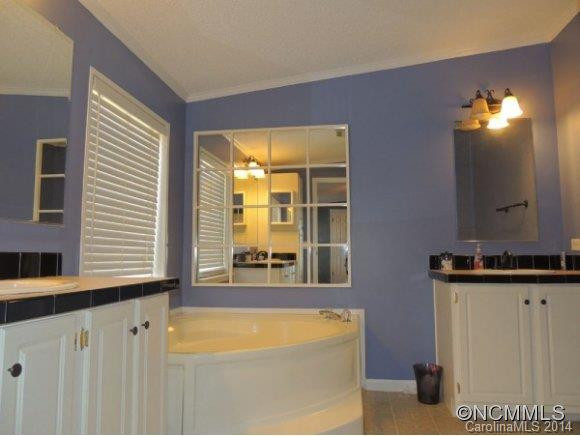 55 FOUNDERS WAY - Photo 9