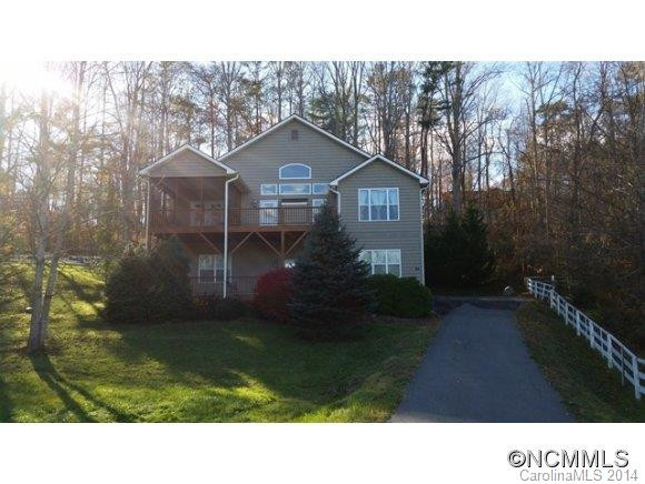 44 Whispering Woods Dr